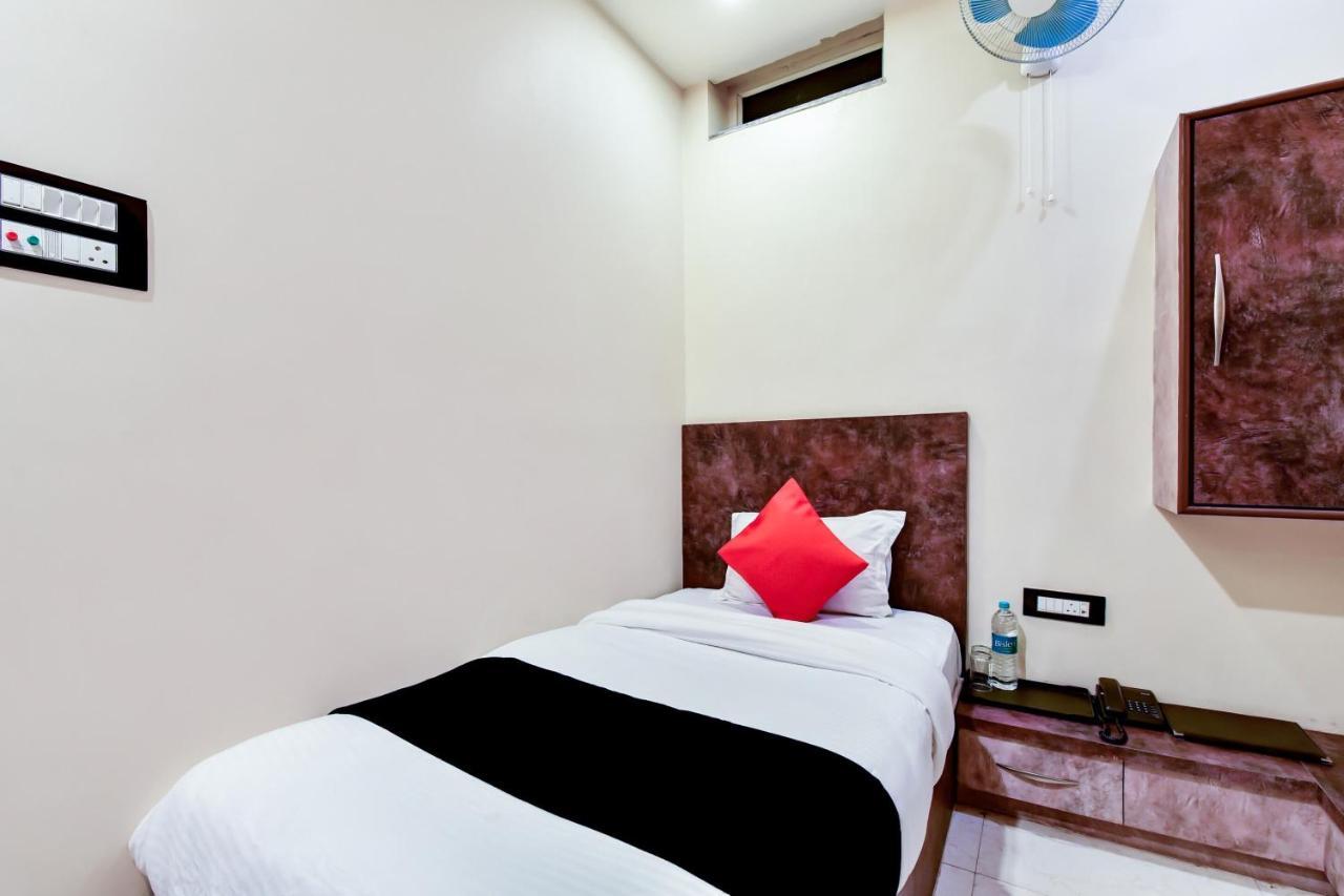 Capital O 73835 Hotel Frontier Royal & Banquet Tirath Exterior foto