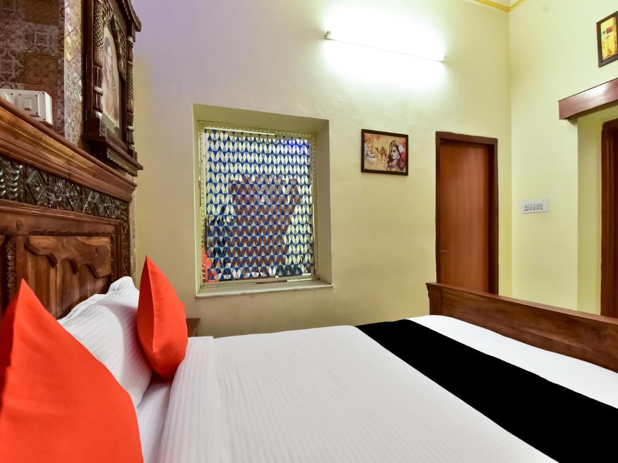 Capital O 73835 Hotel Frontier Royal & Banquet Tirath Exterior foto