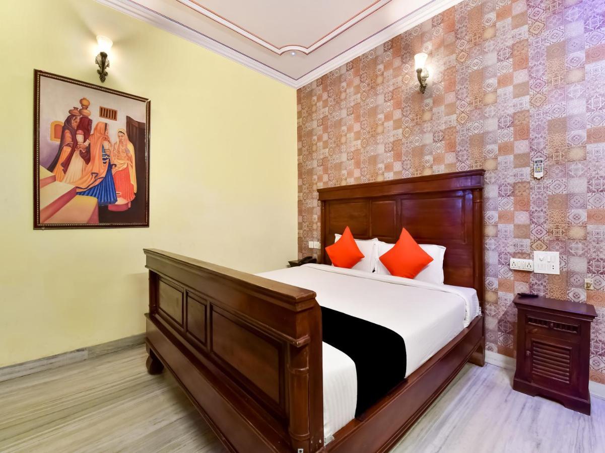 Capital O 73835 Hotel Frontier Royal & Banquet Tirath Exterior foto