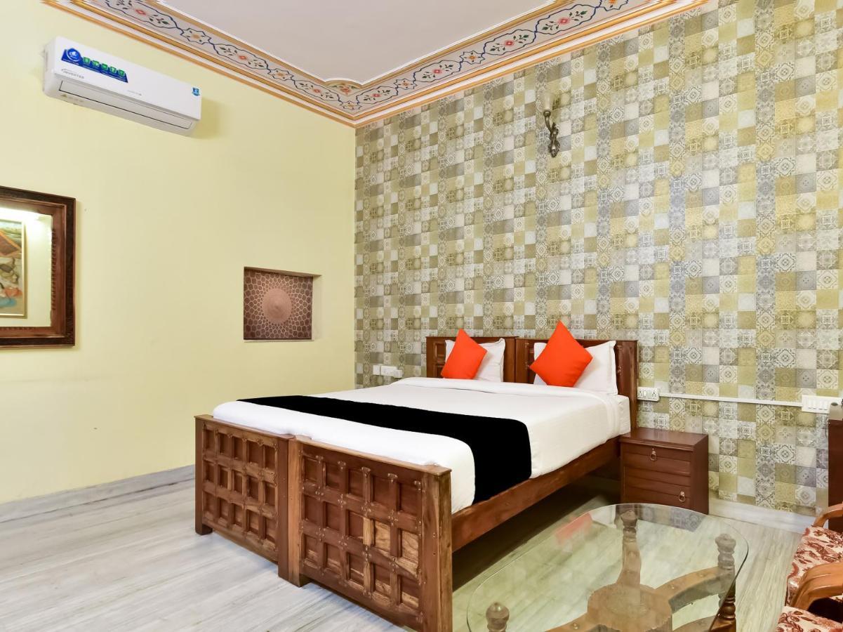 Capital O 73835 Hotel Frontier Royal & Banquet Tirath Exterior foto